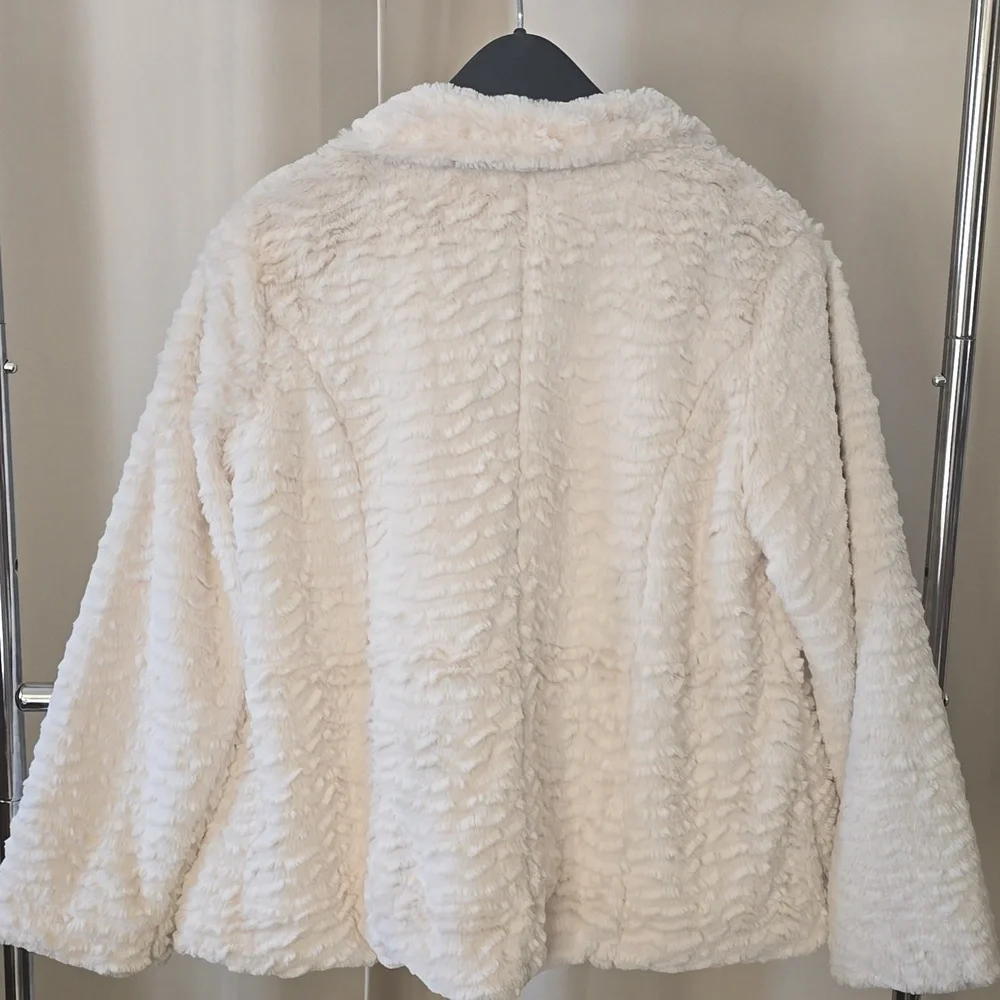 Coat - Picture 2 of 2